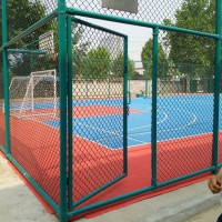 河北工厂直供绿色勾花网 包塑铁丝网 篮球场围网