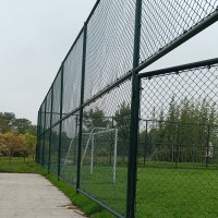 三亚学校操场隔离网 篮球场防护网 球场围栏生产安装