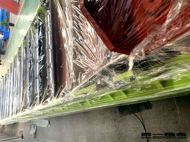 河北泊头红旗压瓦机设备有限公司☎13833732866压瓦机放料架的图片@徐州市九里区