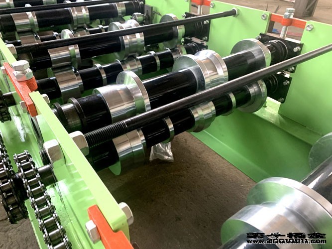 中国河北沧州市泊头浩洋压瓦机临沂420彩钢瓦设备厂家@生产厂家