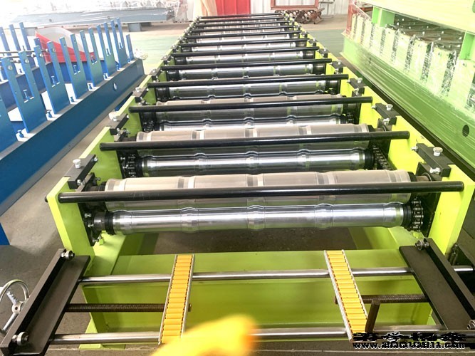 买二手复合板机需要注意的专业批发@河北沧州泊头市浩洋高端压瓦机生产厂